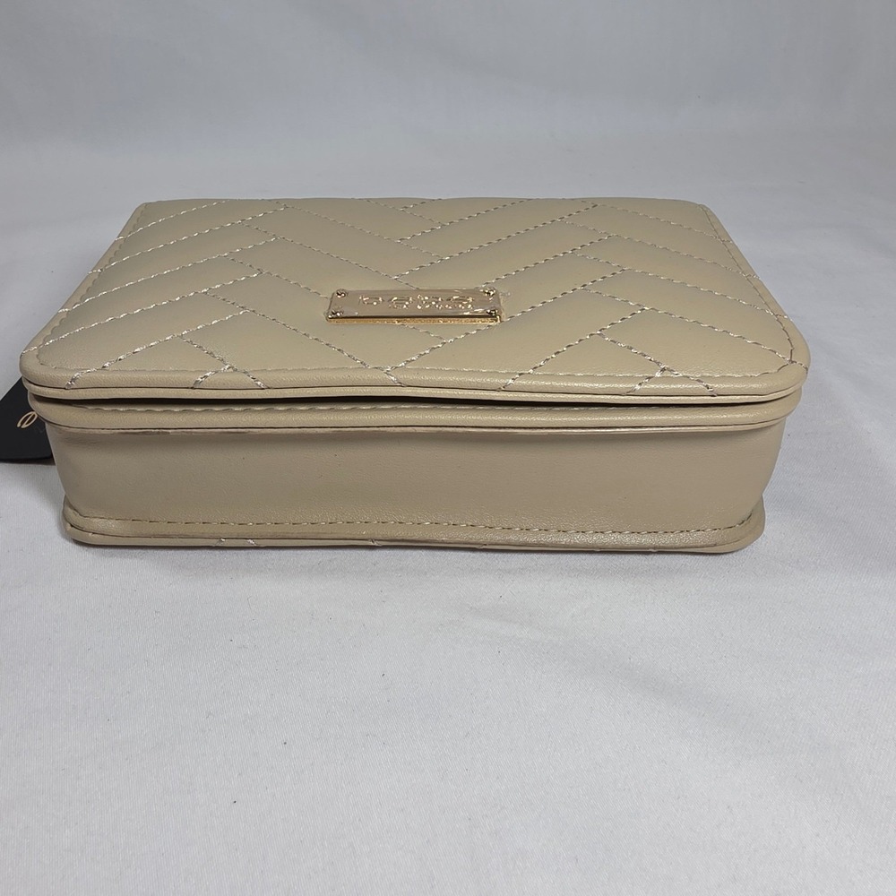 Bebe Los Angeles Beige Chevron Quilted Sophia Crossbody Bag WBE01-123 New - Picture 3 of 7
